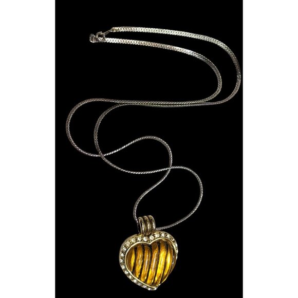 Vintage Coquette Honey Lucite Heart Pendant Necklace - Picture 3 of 12